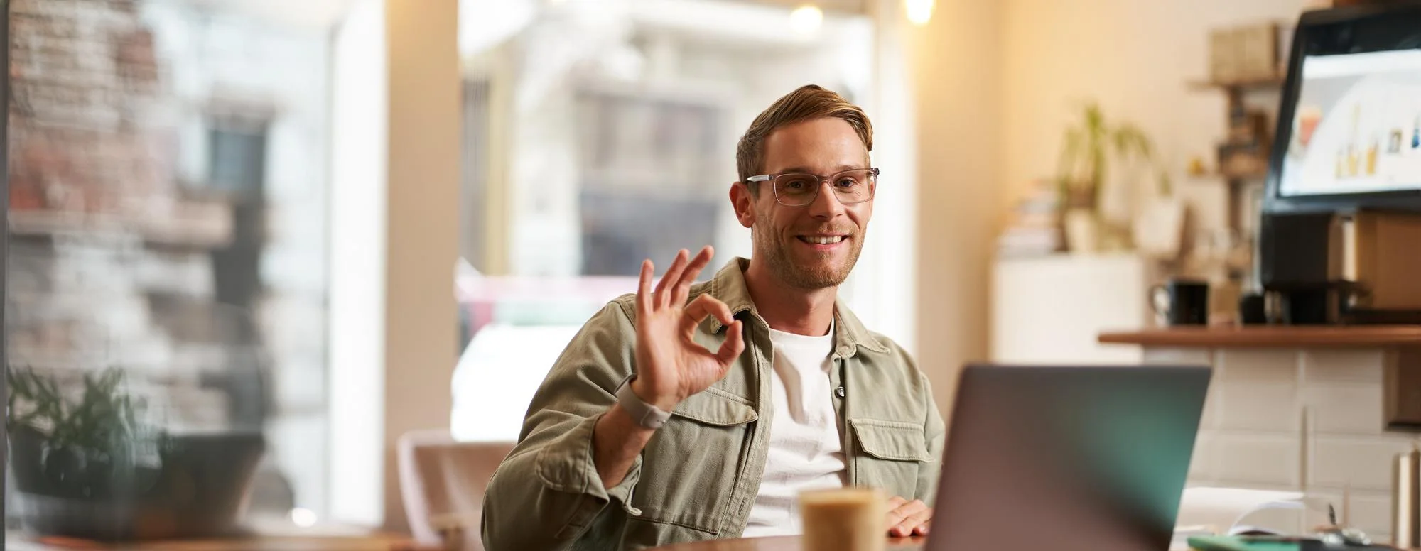 Business Casual: Professional Yet Approachable